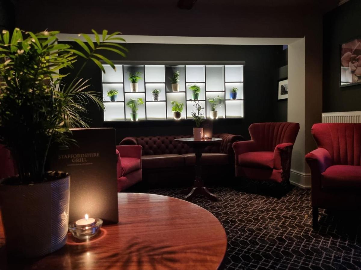 The Lion Hotel Brewood Exteriér fotografie