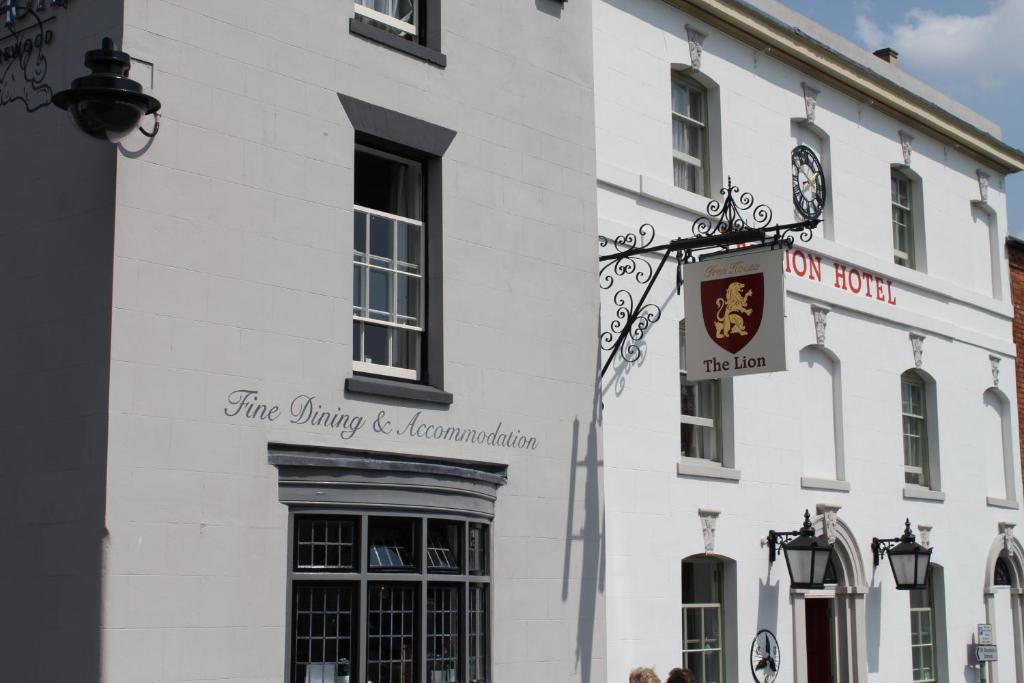 The Lion Hotel Brewood Exteriér fotografie
